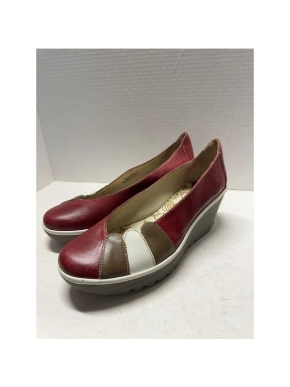 Fly London Yasi Red Leather Colorblock Wedge Pumps P500623001 40 9